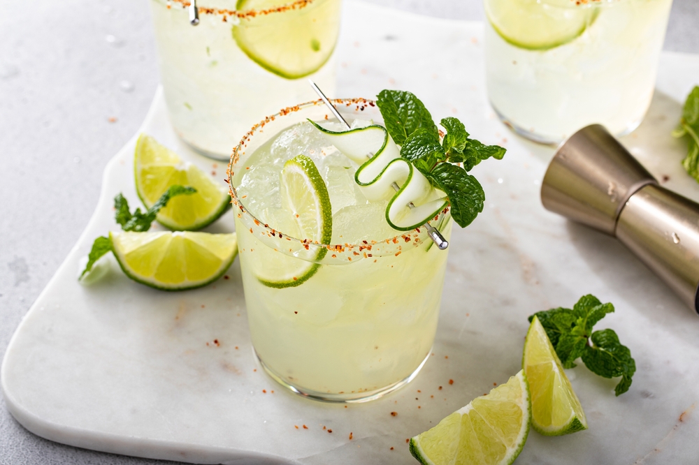 Image of a Mojito with cucumber and mint | Yacht Mixology Training